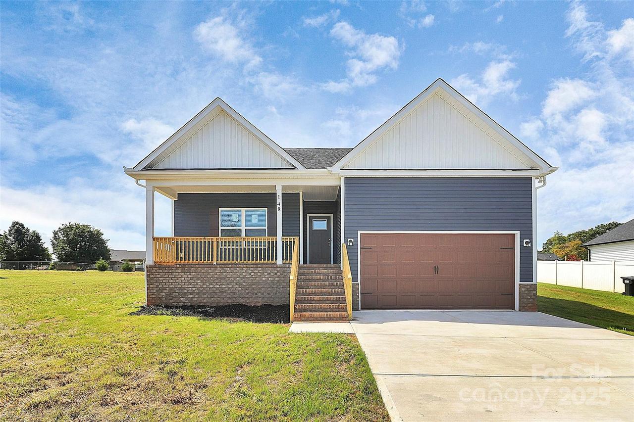 149 Tranquility Ln., Harmony, NC 28634