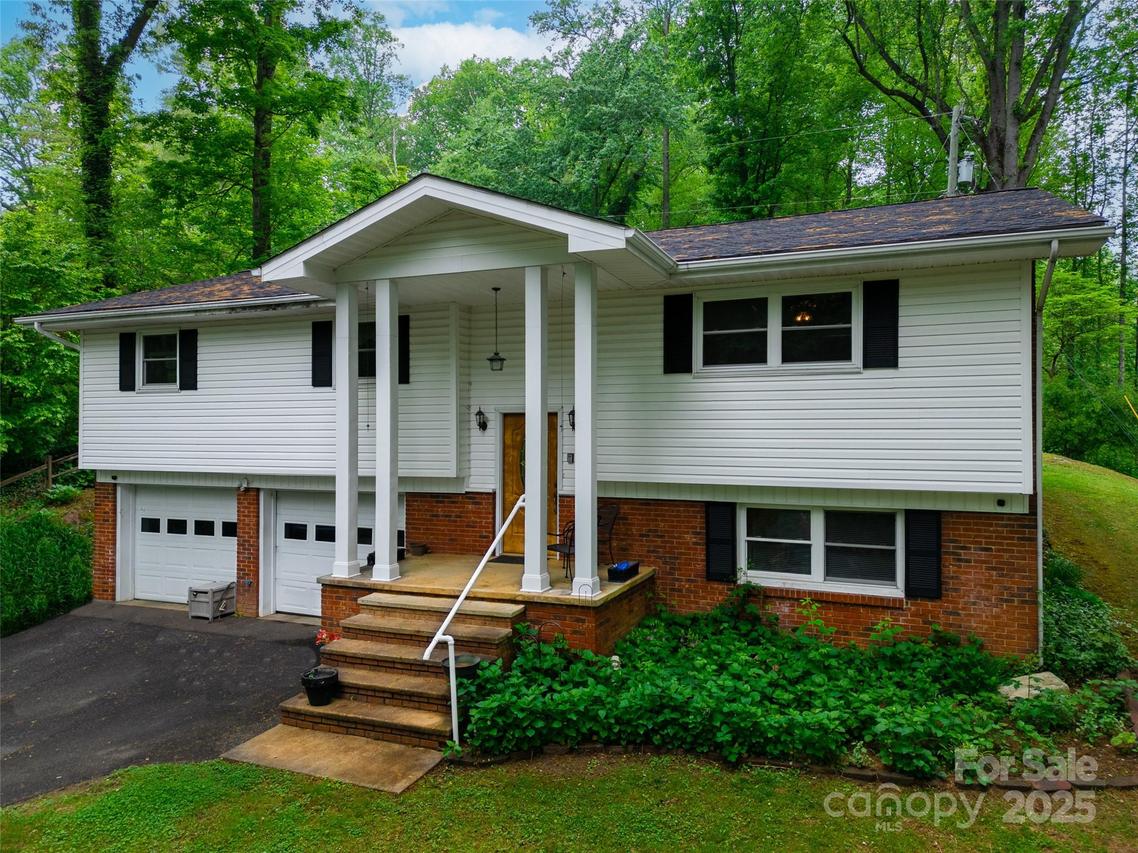 220 Frosty Ridge Rd., Sylva, NC 28779