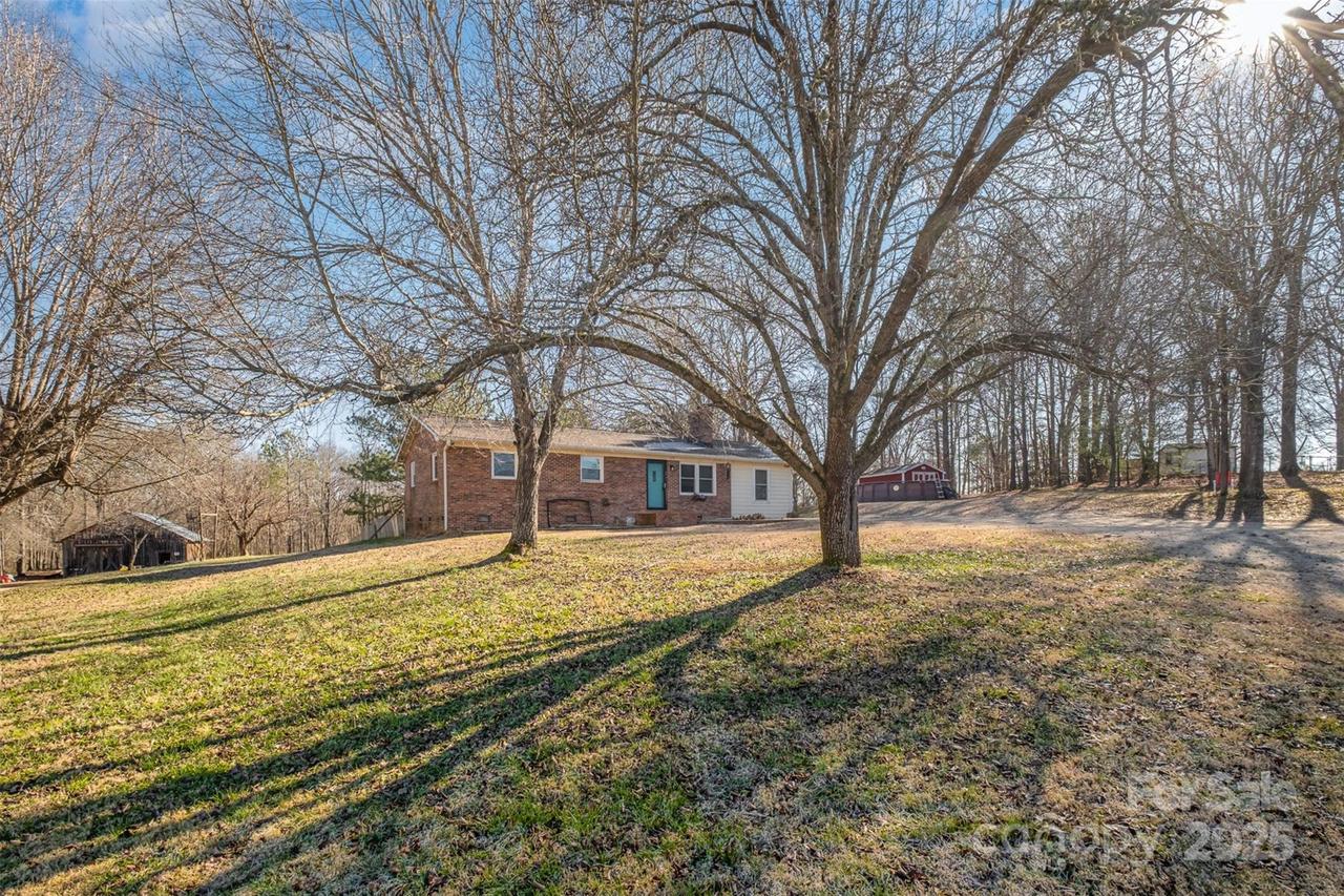 120 Garden Ln., Grover, NC 28073