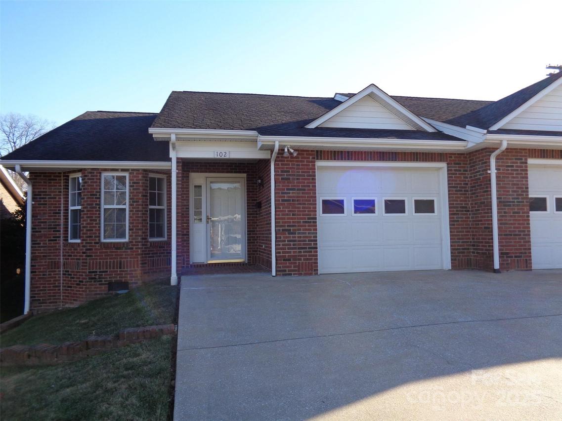 102 Carriage Station Dr. #2, Marion, NC 28752