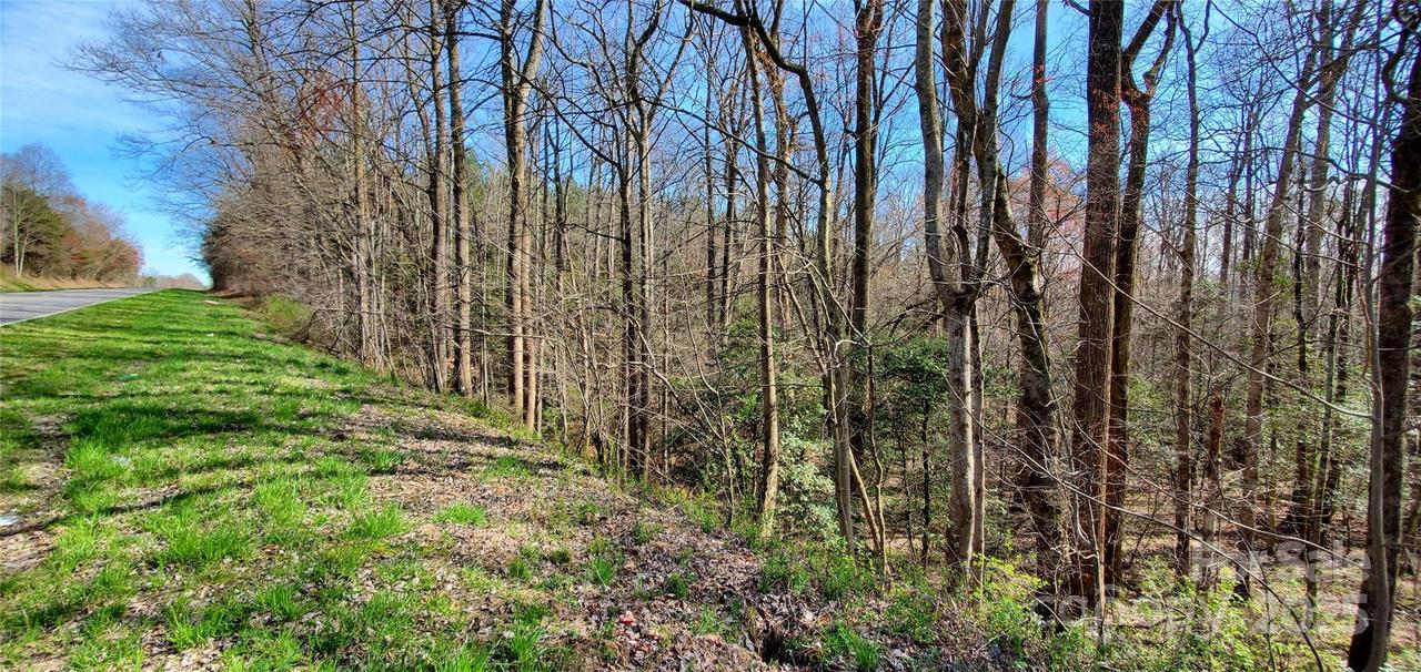 5761 W Yadkin Wilkes Rd., Hamptonville, NC 27020