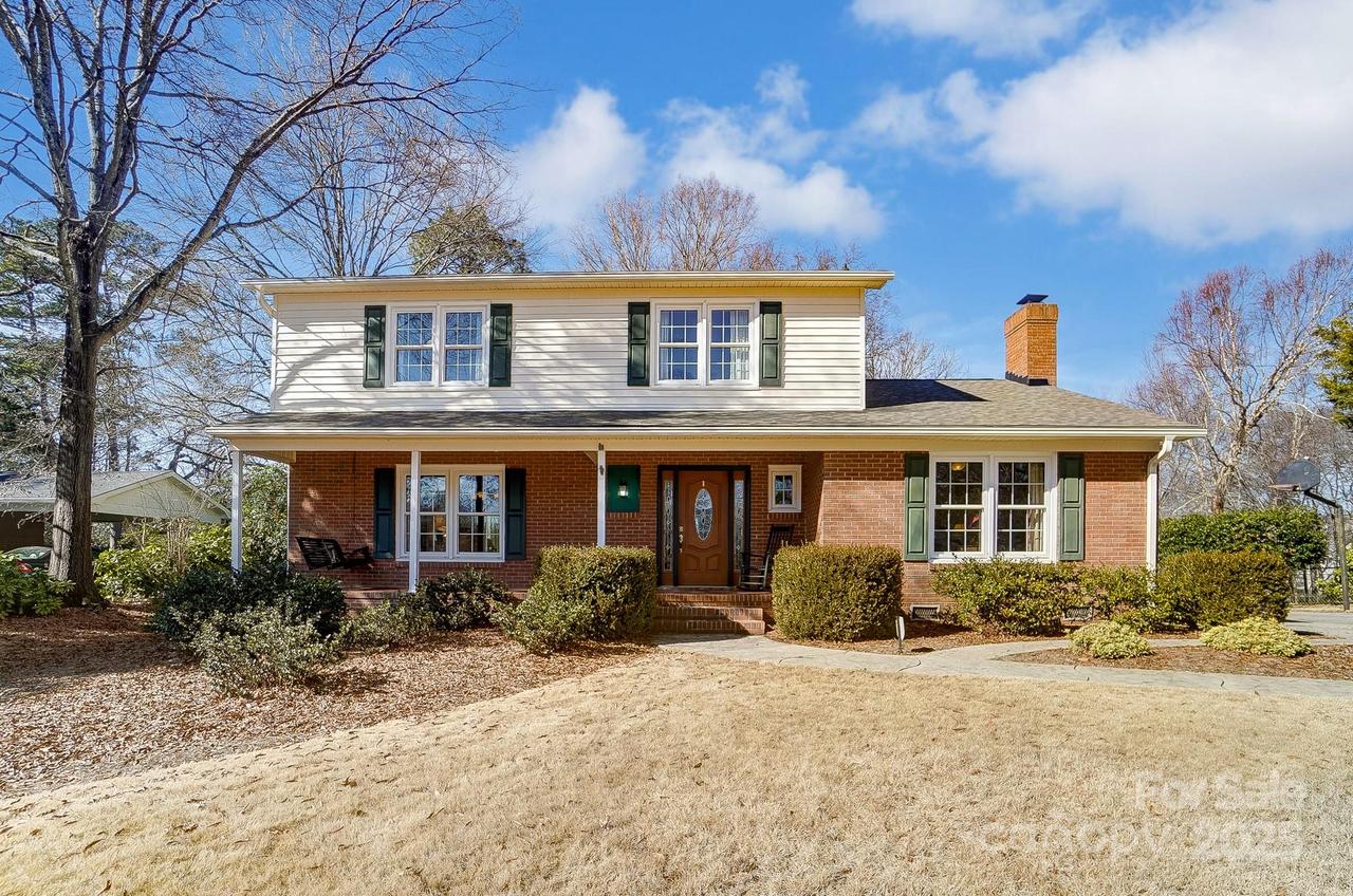 1300 Old Farm Rd., Charlotte, NC 28226