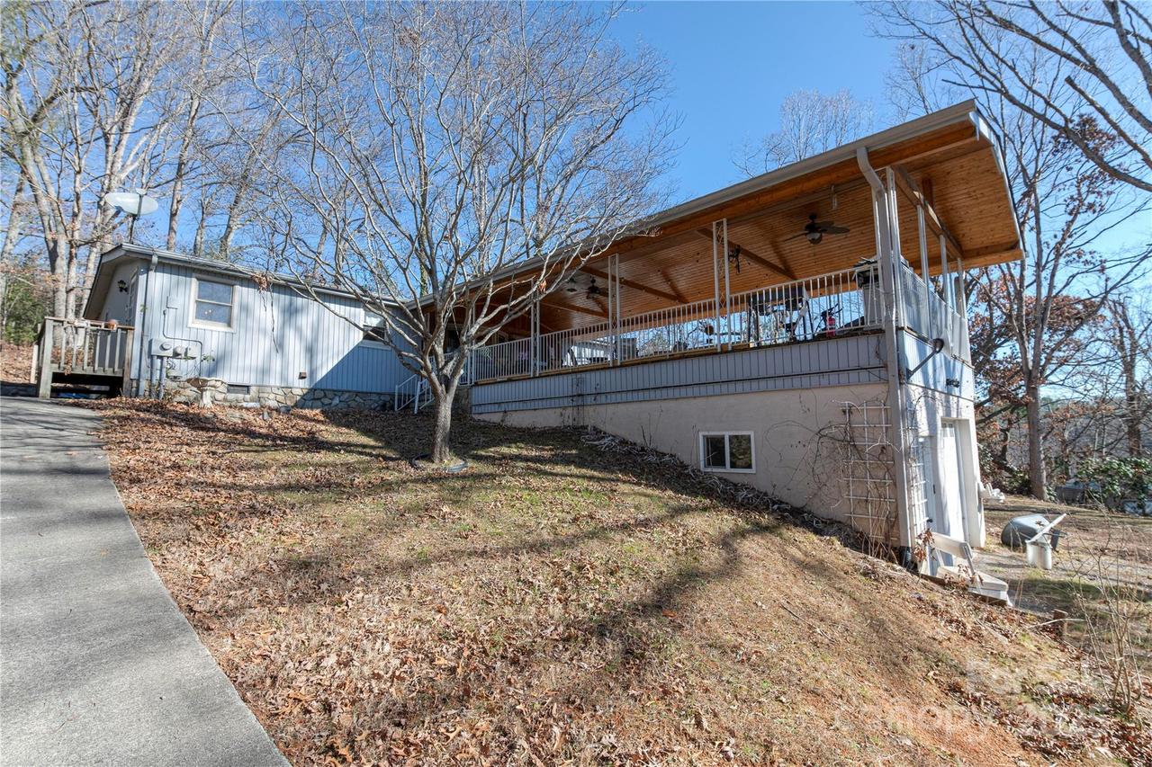 220 Moody Ridge Rd., Clyde, NC 28721