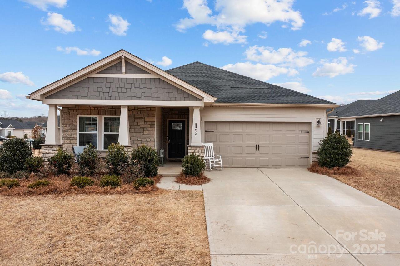 8932 Pennegrove Cir., Charlotte, NC 28214