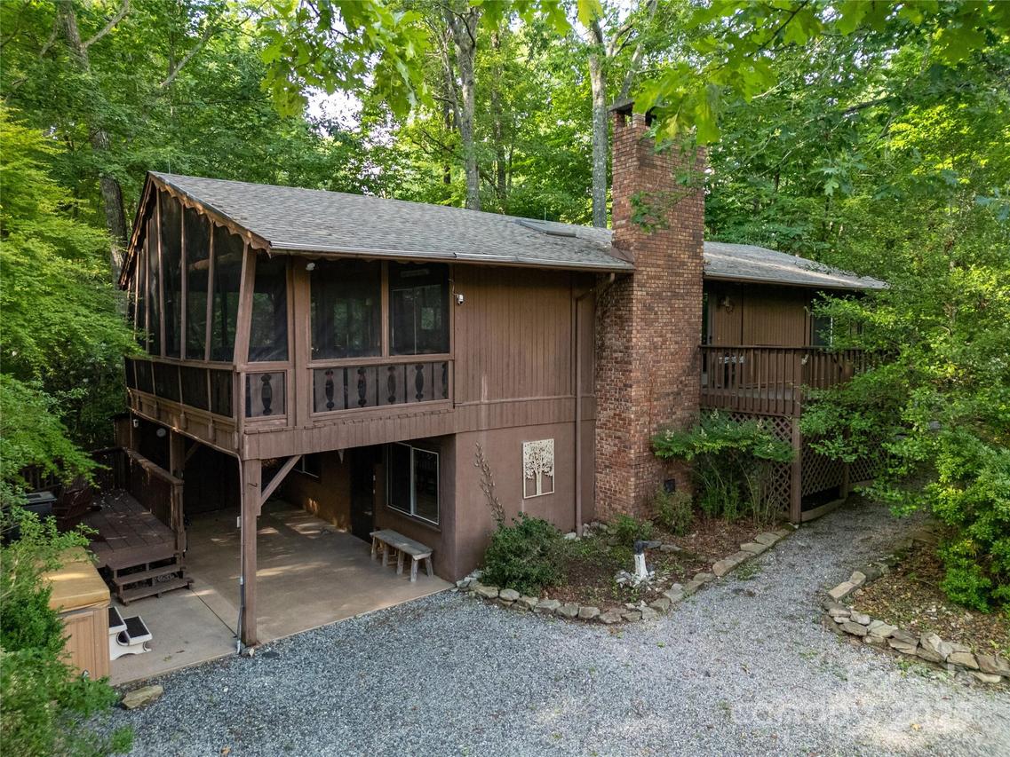 44 Yanequa Way, Brevard, NC 28712