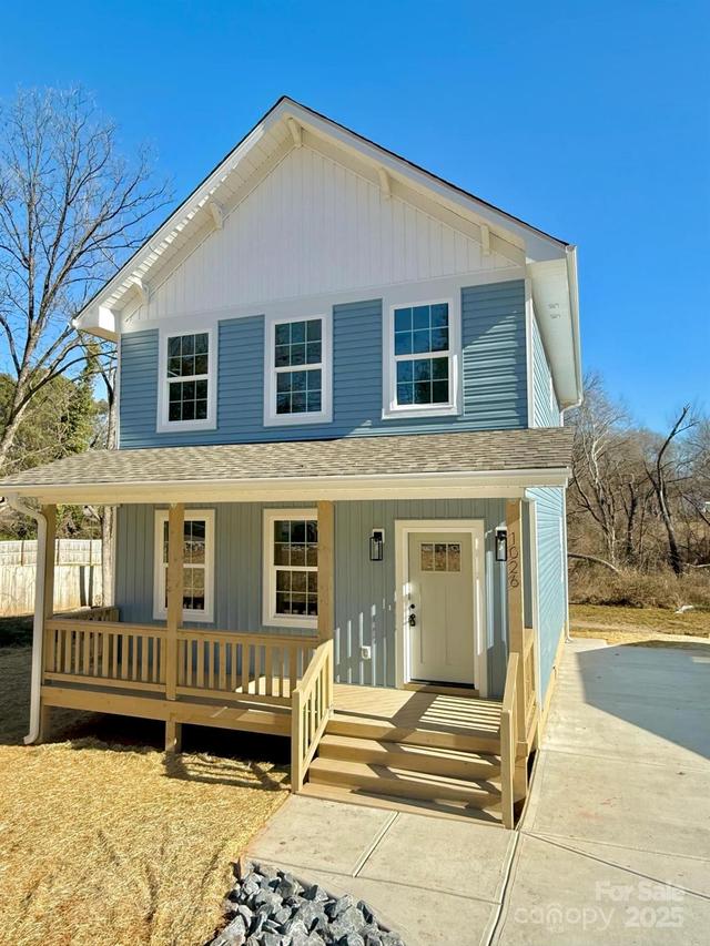 1026 N Oakwood St., Gastonia, NC 28052