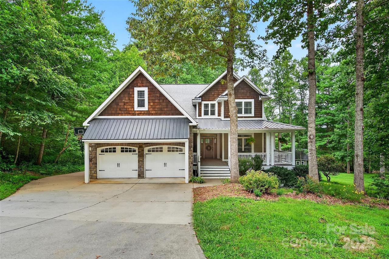 53 Sovereign Ln., Fairview, NC 28730