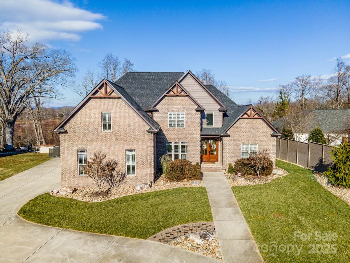 114 38th Ave., Hickory, NC 28601