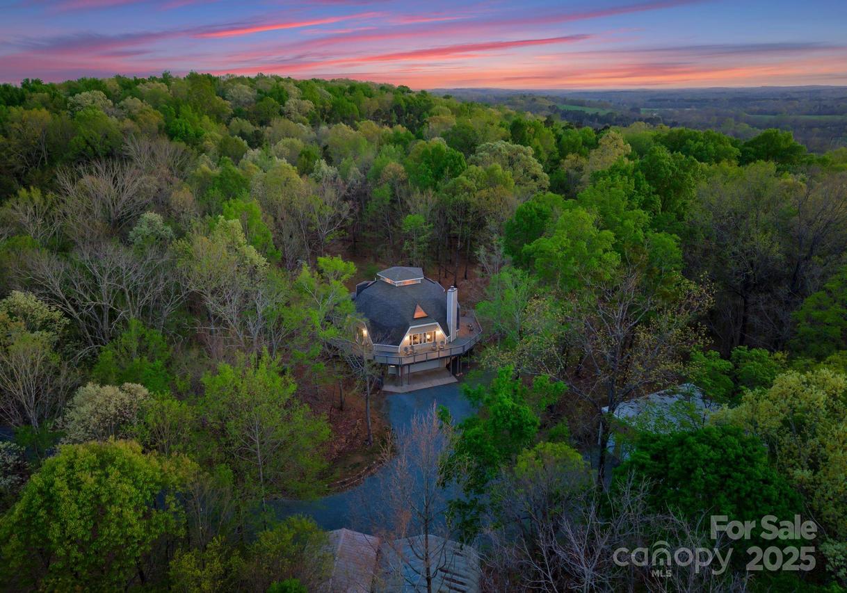 10200 Amsterdam Dr., Mount Pleasant, NC 28124