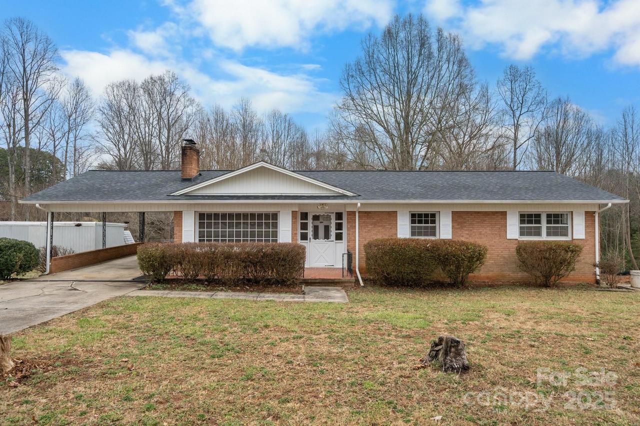 925 37th St., Hickory, NC 28602