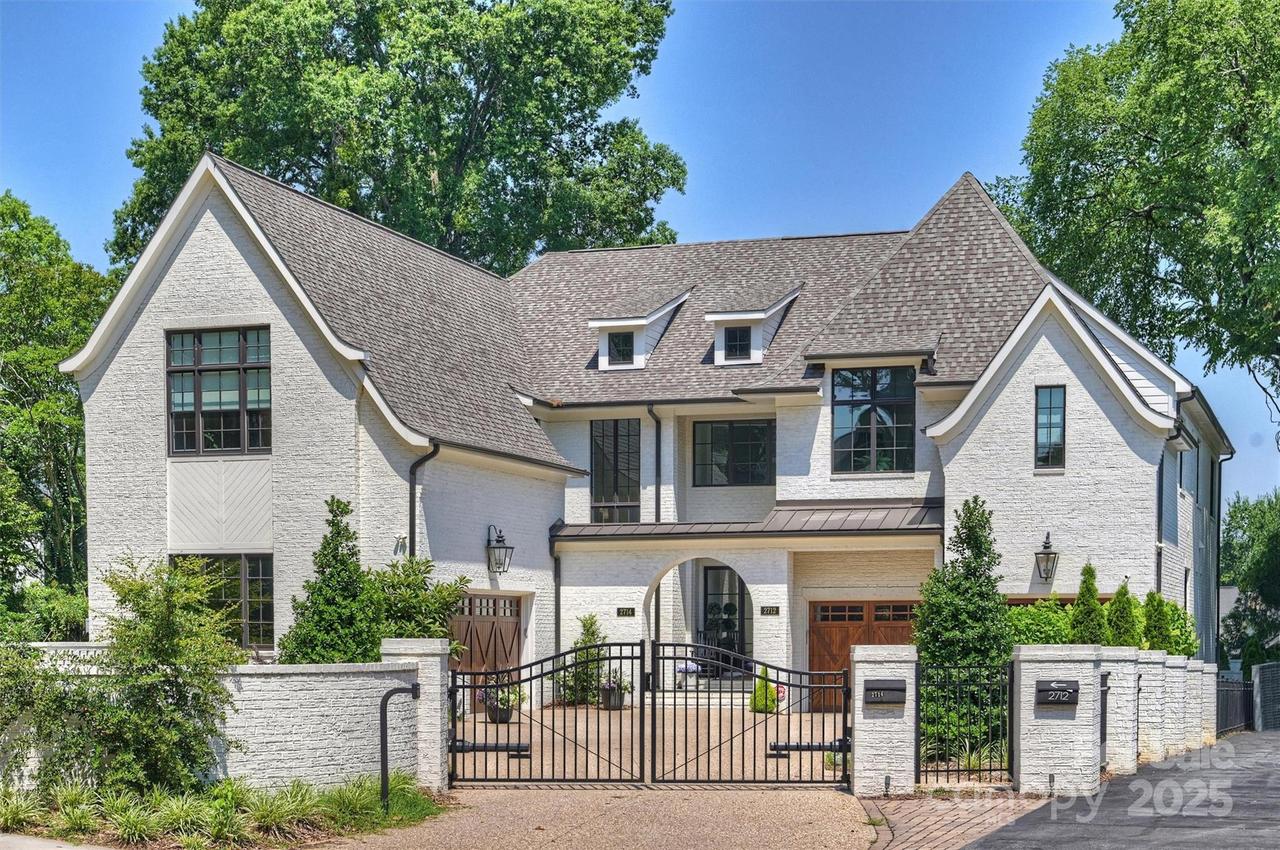 2714 Selwyn Ave., Charlotte, NC 28209