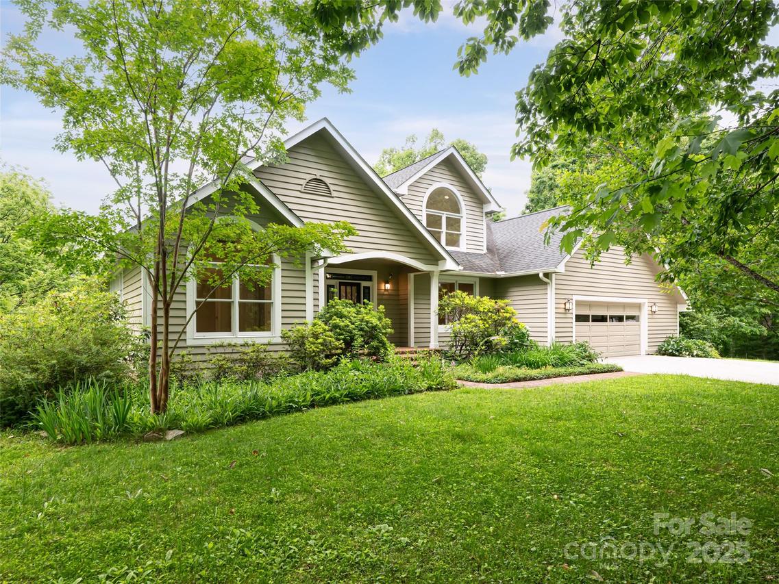 15 Breckenridge Dr., Fairview, NC 28730