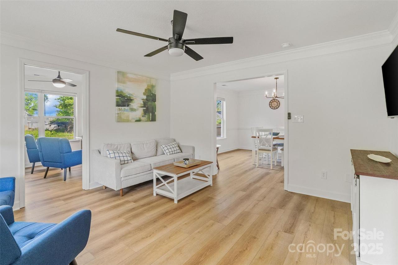 2328 Sanders Ave., Charlotte, NC 28216