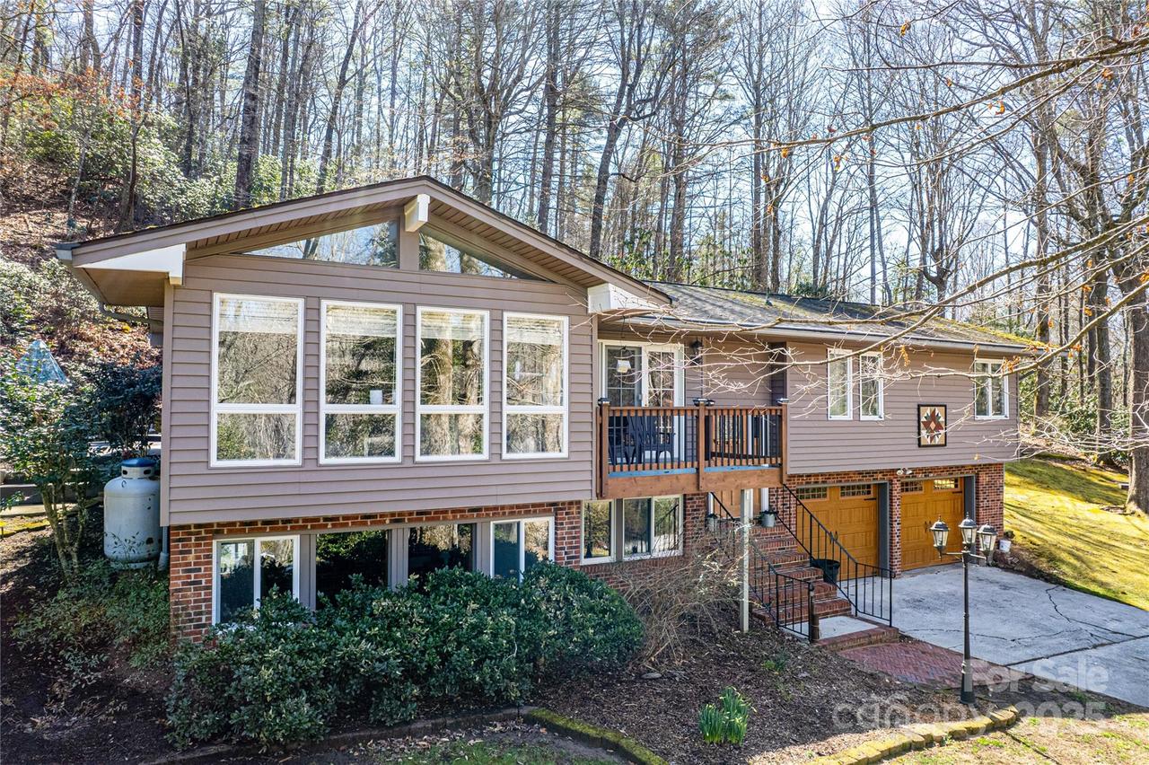 40 Lochencove Ridge Rd., Brevard, NC 28712