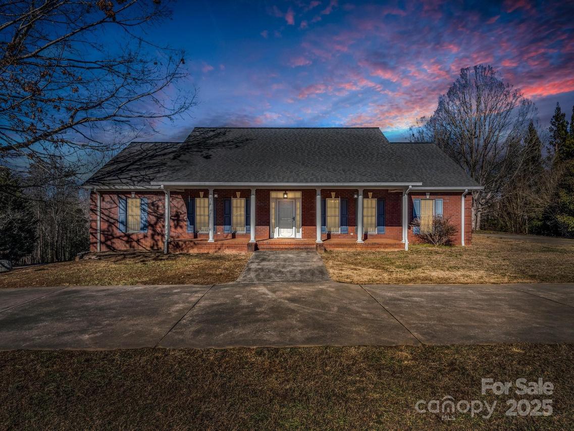 208 S Quail Ln., Forest City, NC 28043