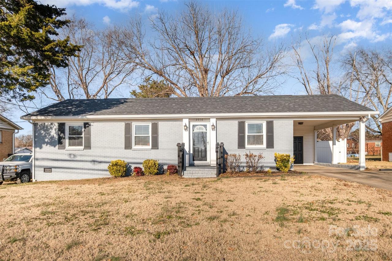 2016 W Arrowood Rd., Charlotte, NC 28217