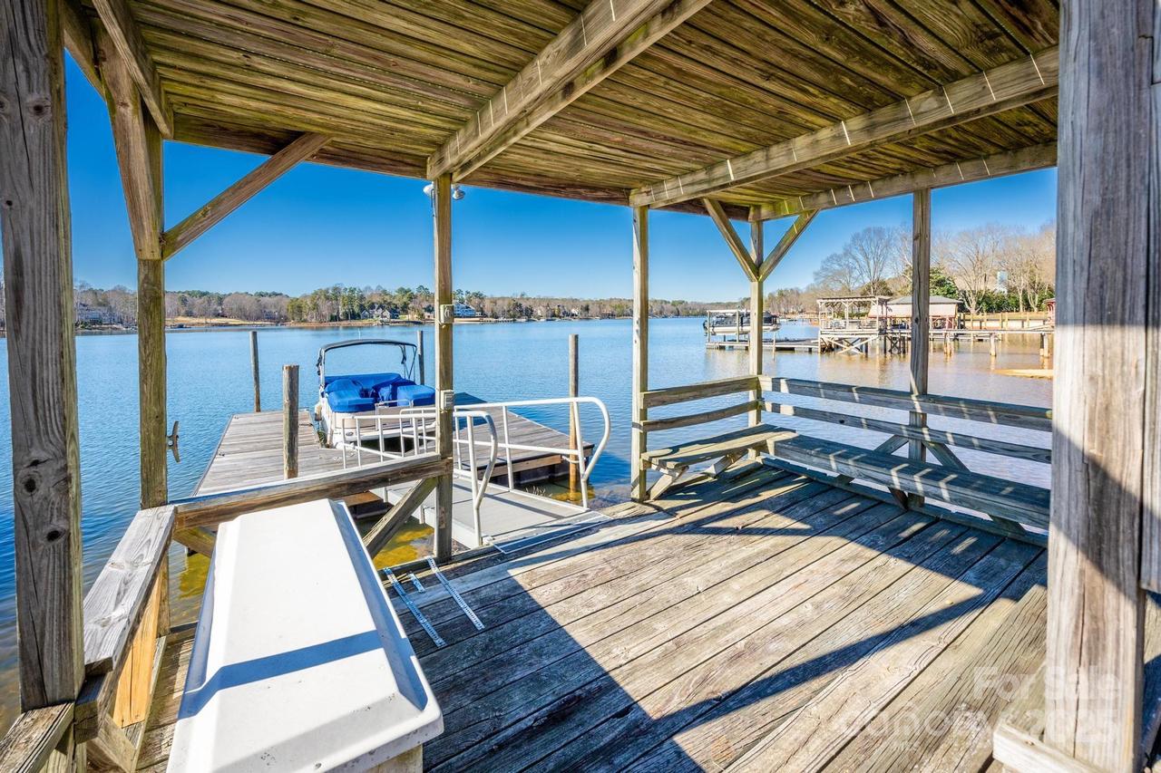 130 Sandy Shore Dr., Mooresville, NC 28117