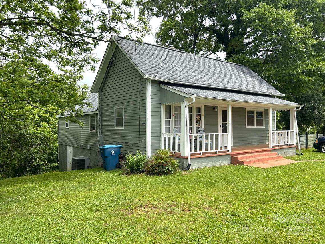 192 Spencer St., Ellenboro, NC 28040