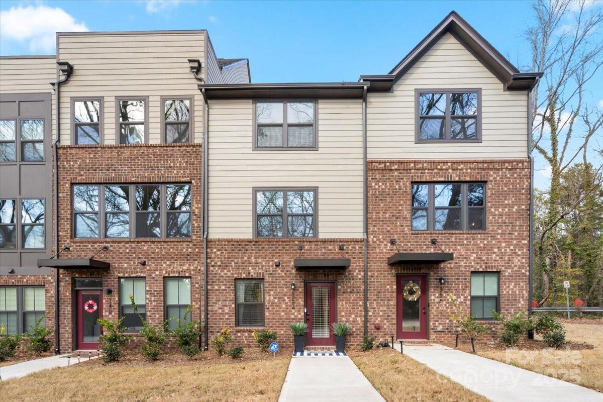 352 Twinflower Ln., Charlotte, NC 28205