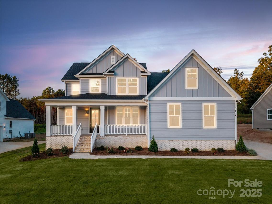 4251 Candlewood Dr., Sherrills Ford, NC 28673