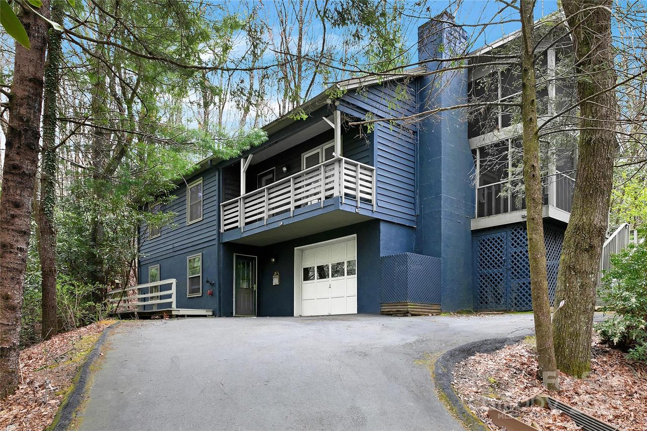 3703 Connestee Tr., Brevard, NC 28712
