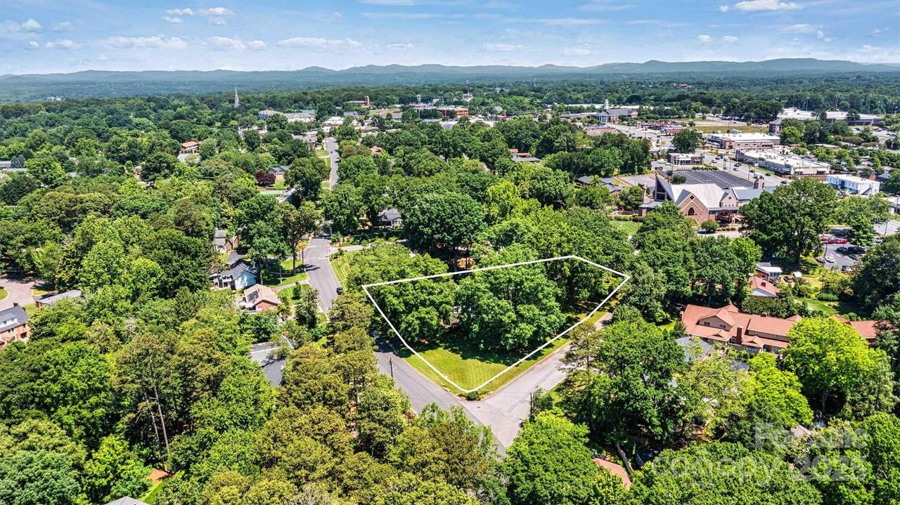 842 North Center St., Hickory, NC 28601
