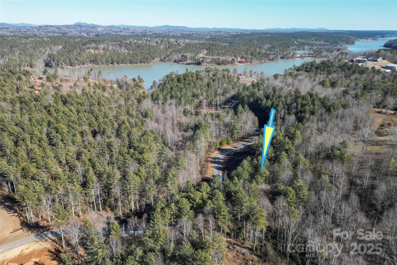 3252 Peninsula Pointe Dr., Valdese, NC 28690