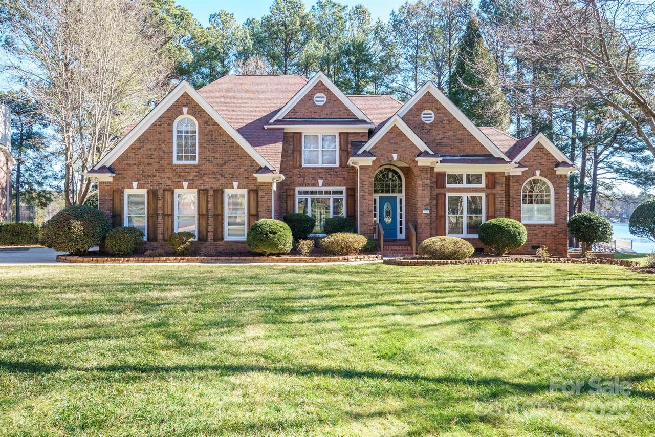 121 Stormy Pointe Ln., Mooresville, NC 28117