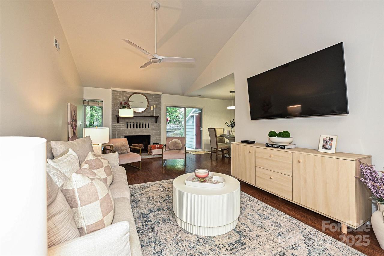 1077 Sardis Cove Dr., Charlotte, NC 28270
