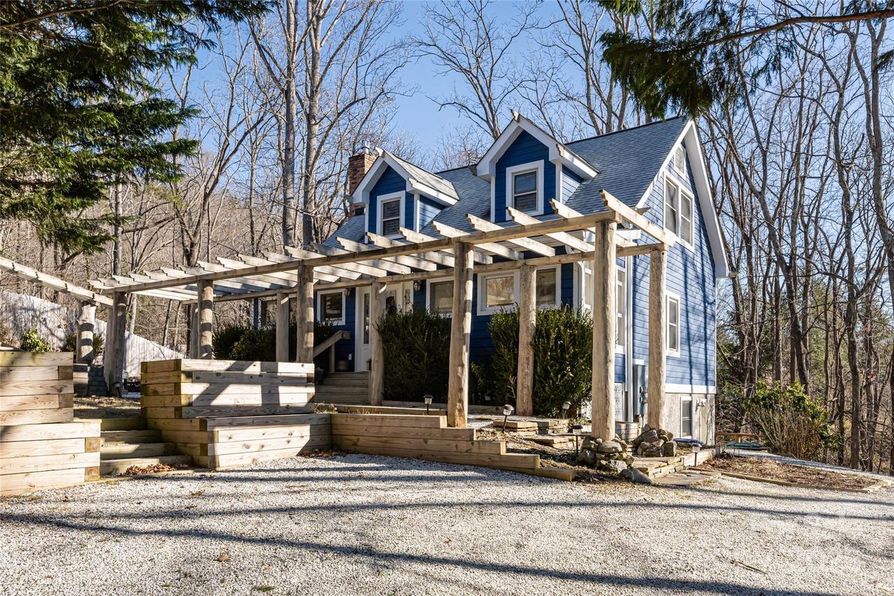 10 Pickens Ln., Weaverville, NC 28787