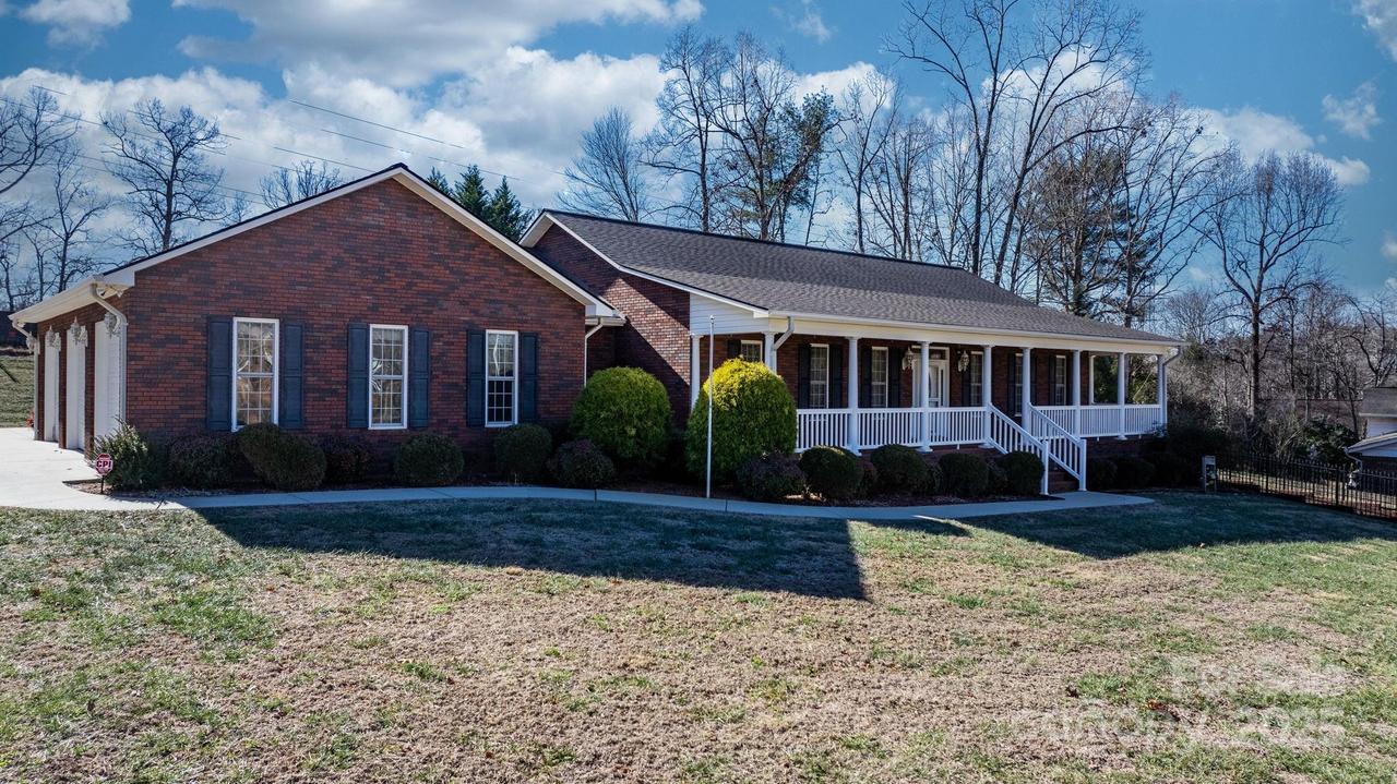 3023 Woodstream Dr., Valdese, NC 28690