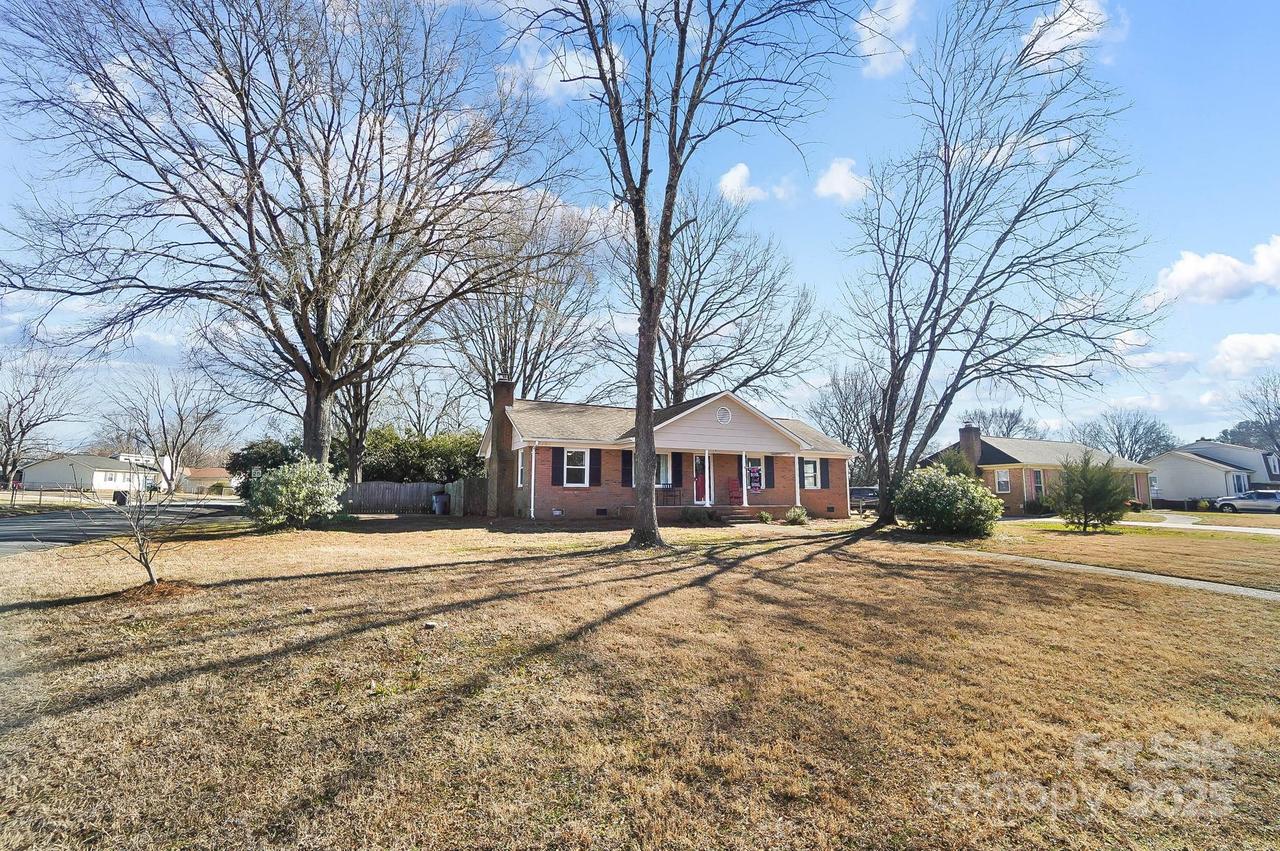 2203 O'hara Dr., Charlotte, NC 28273