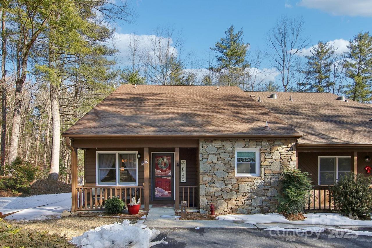 6 S Calico Ln., Etowah, NC 28729