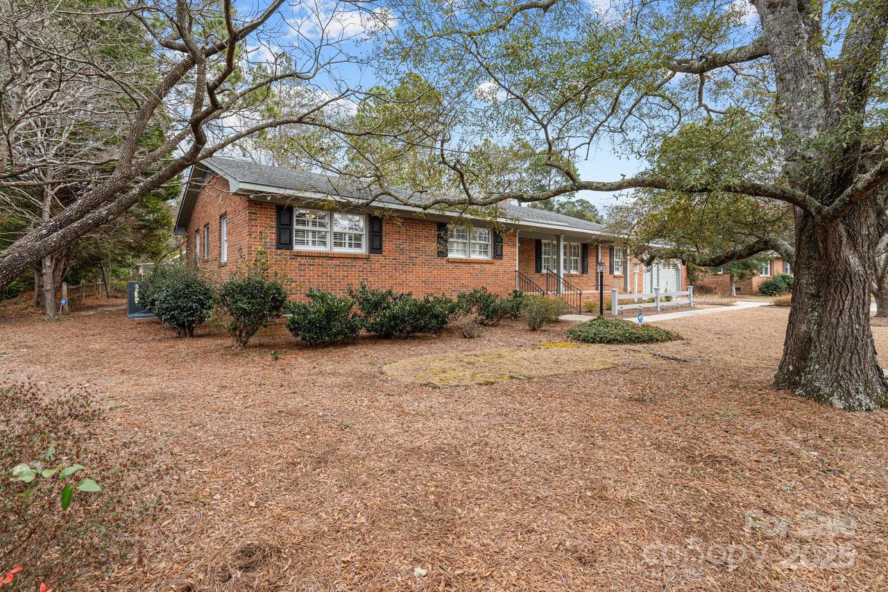 702 Highland Dr., Laurinburg, NC 28352