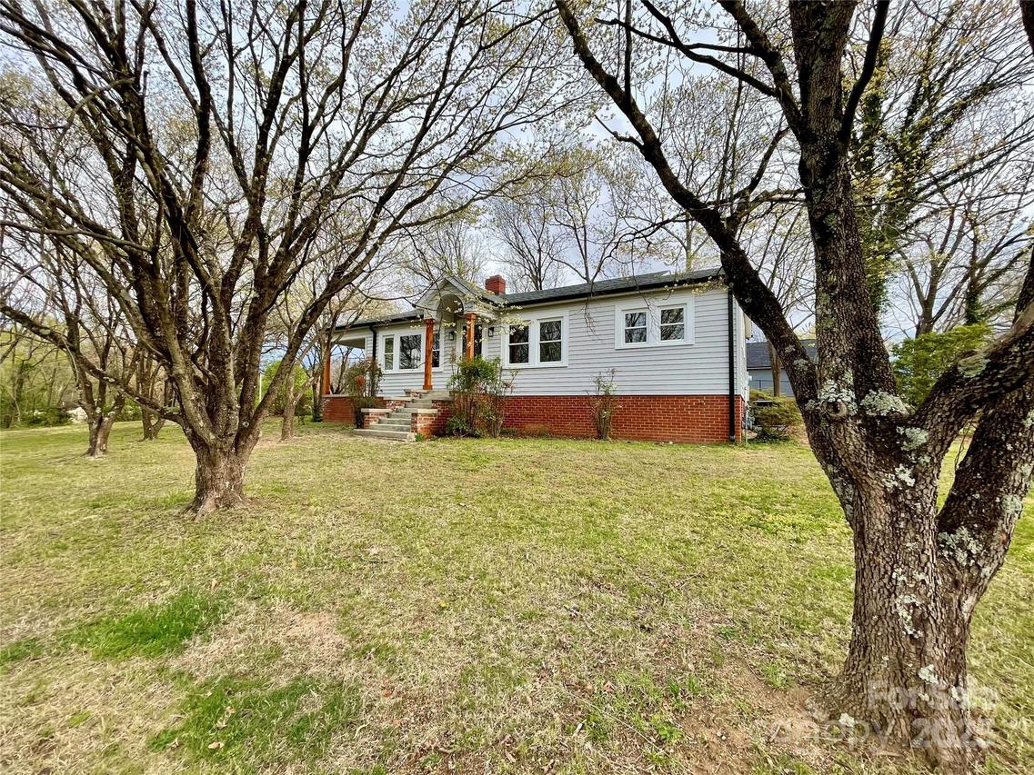 400 E 27th St., Kannapolis, NC 28083