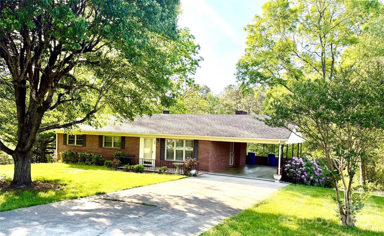 104 Tron Park Ave., Valdese, NC 28690