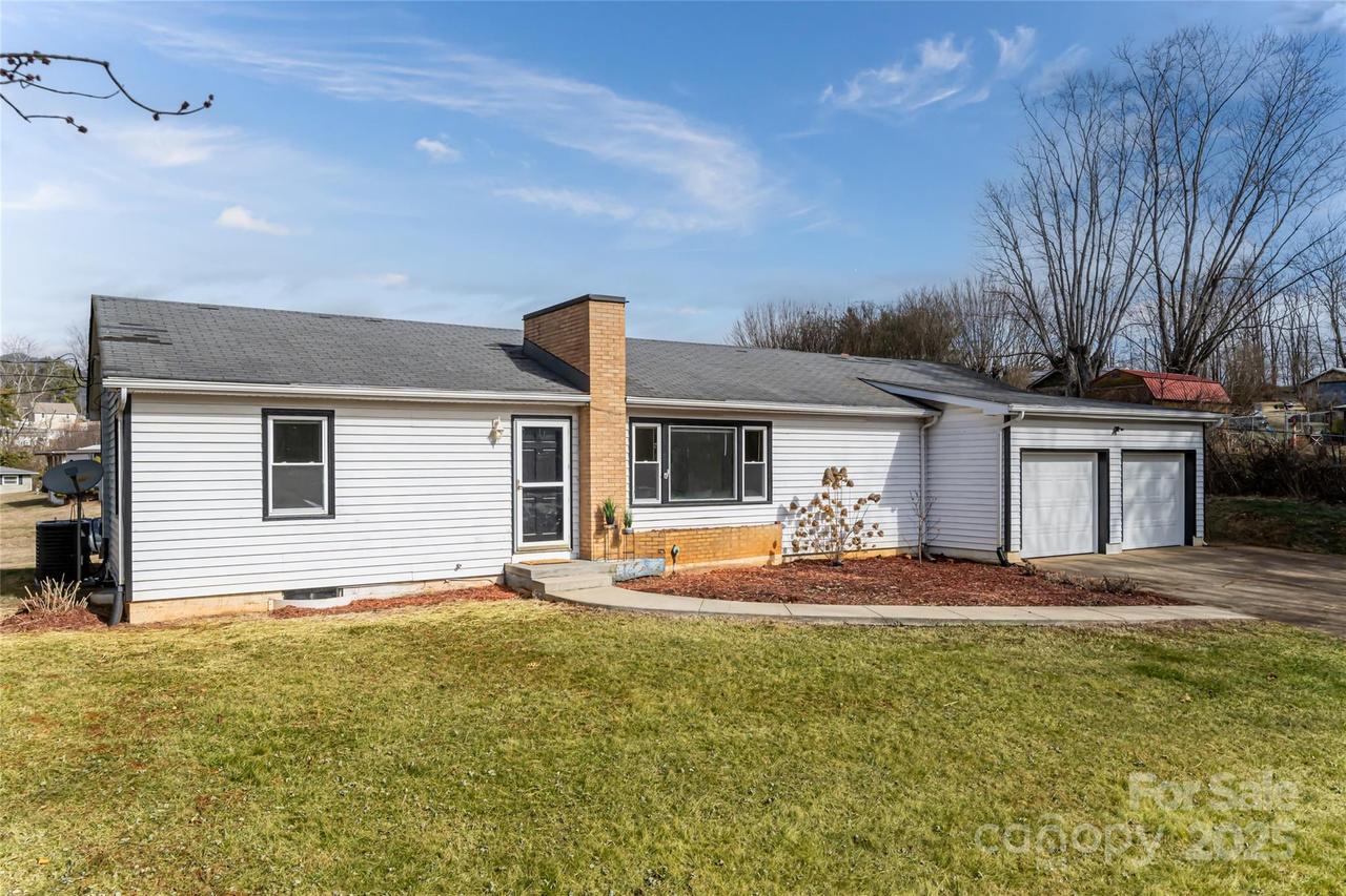 6373 Old Clyde Rd., Canton, NC 28716