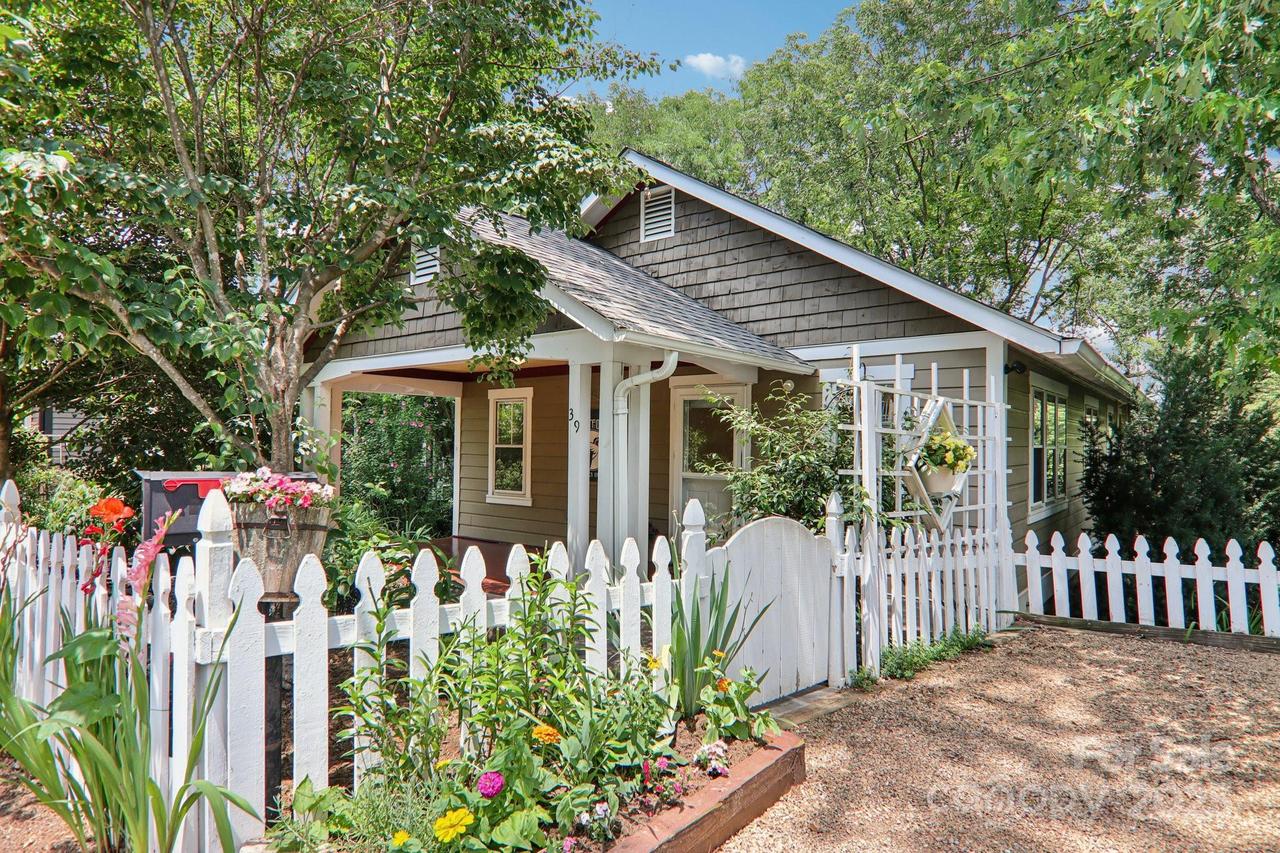 39 Short St., Asheville, NC 28801