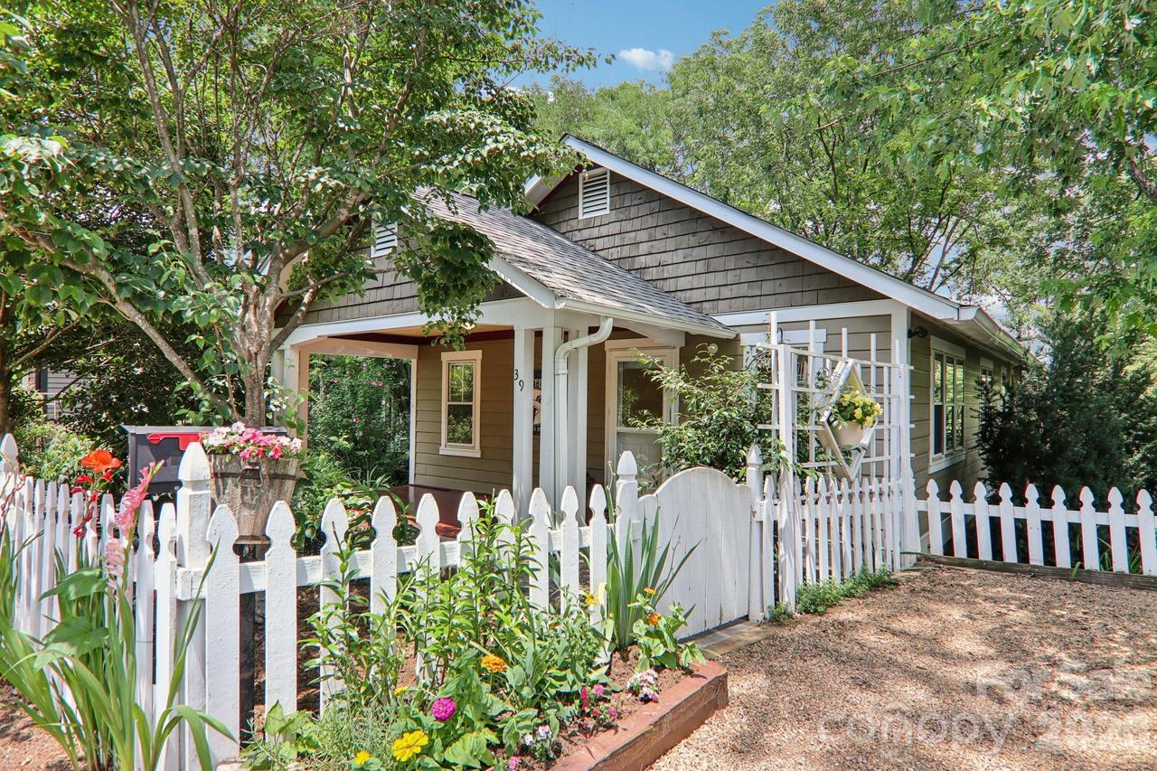 39 Short St., Asheville, NC 28801