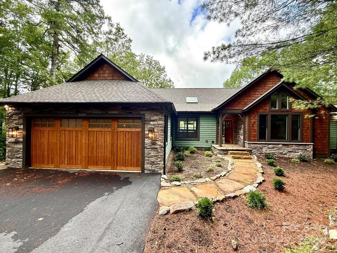 5039 Connestee Tr., Brevard, NC 28712