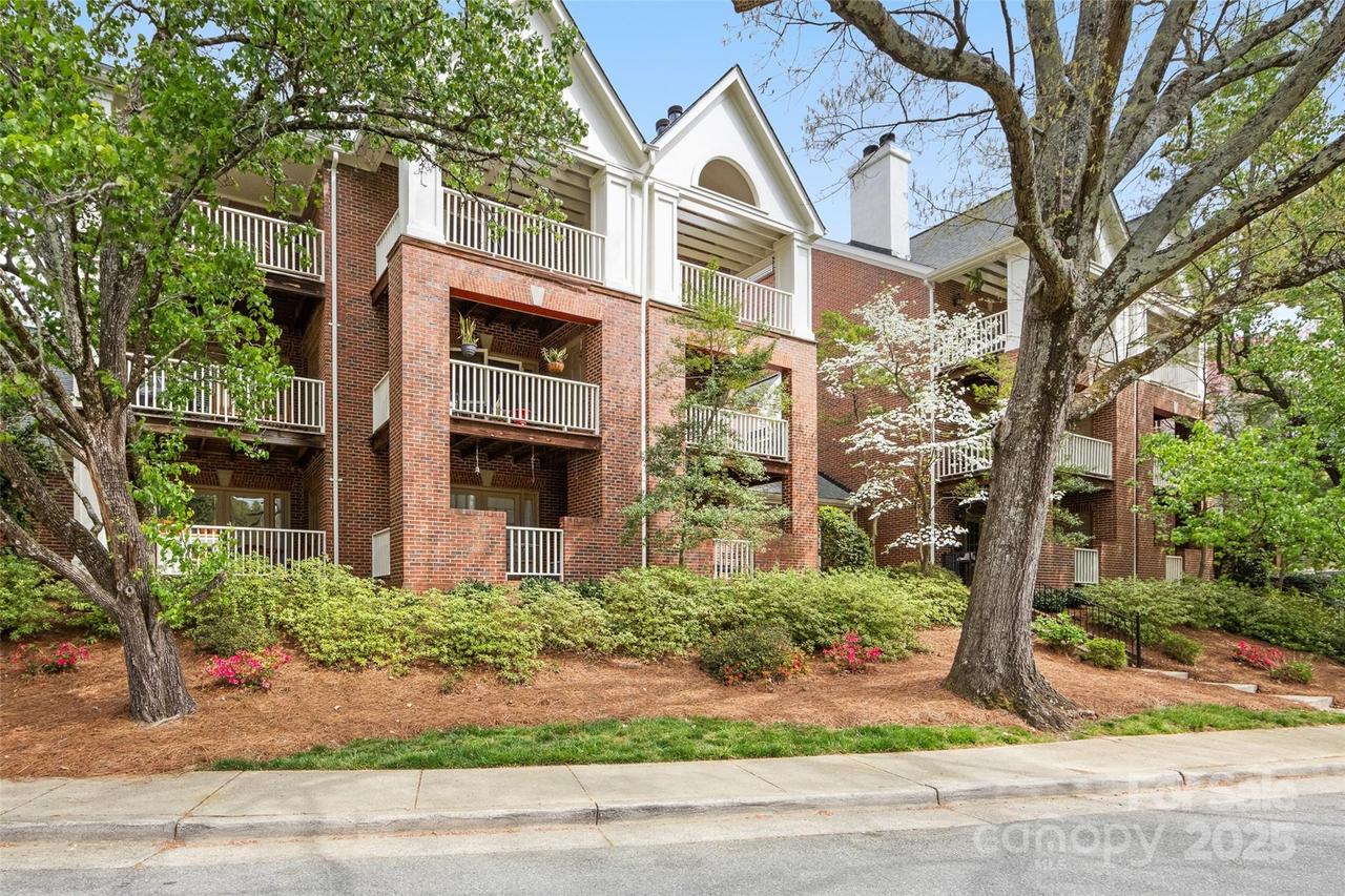 225 S Chase St. #G, Charlotte, NC 28207