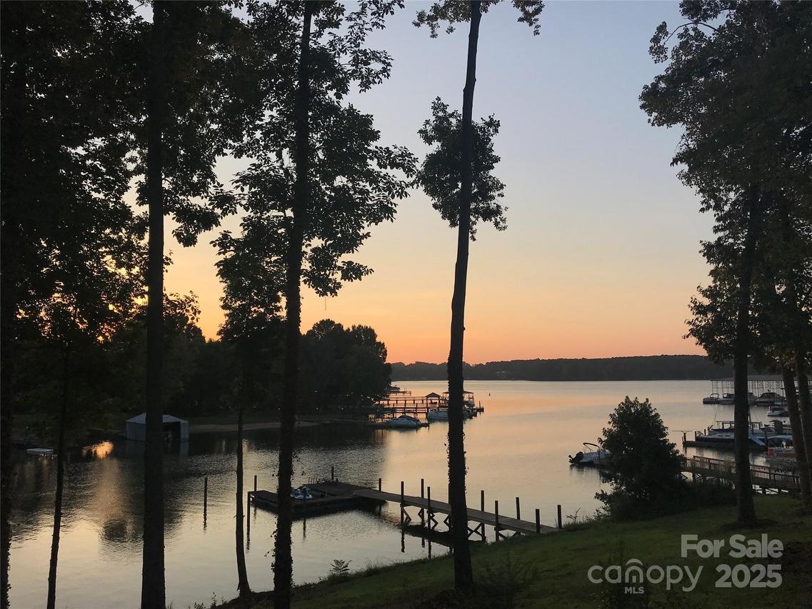 113 Angler Pl., Mooresville, NC 28117