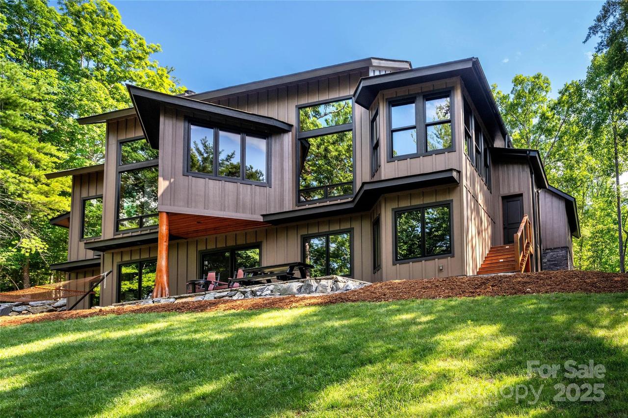 2126 Sycamore Dr., Nebo, NC 28761