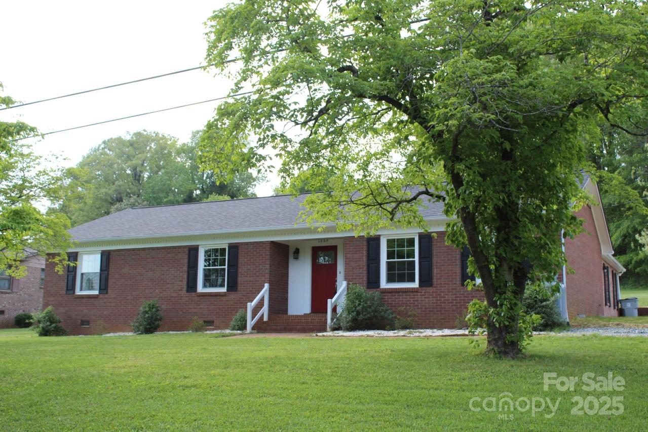 1505 Canterbury Pl., Lenoir, NC 28645
