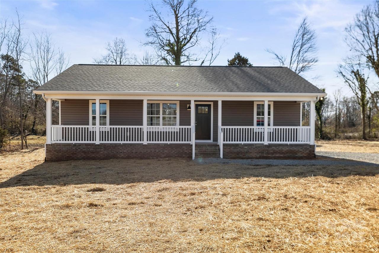 344 Luther Scronce Rd., Vale, NC 28168