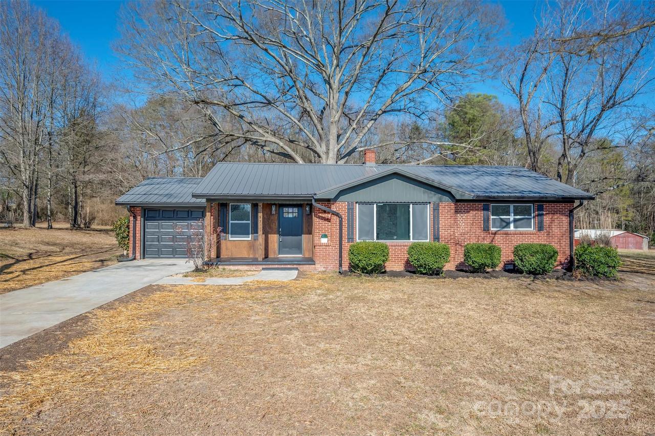 2197 Ferry Rd., Mooresboro, NC 28114