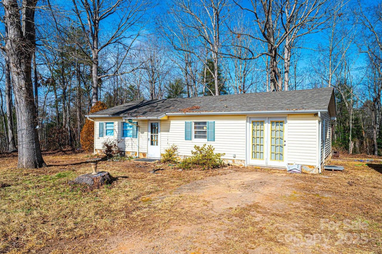 2936 Deal Ln., Hudson, NC 28638