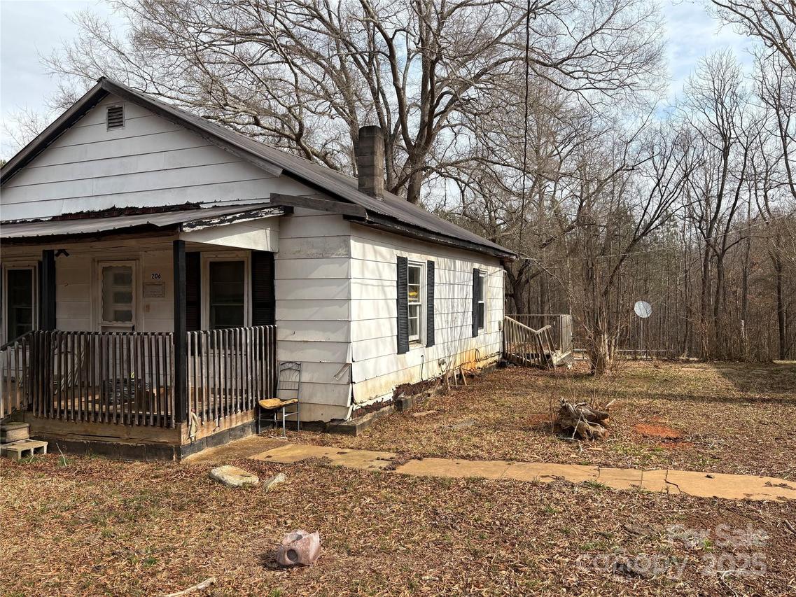 206 Barnyard Ln., Statesville, NC 28625