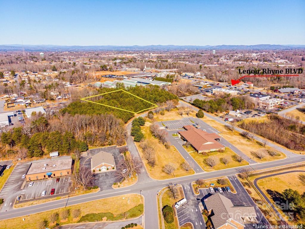 662 10th Avenue Dr., Hickory, NC 28602