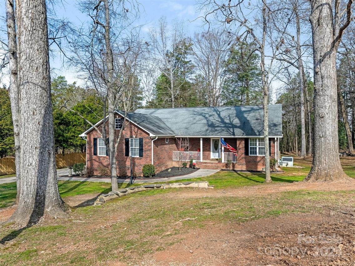 5904 Bryant Ln., Waxhaw, NC 28173